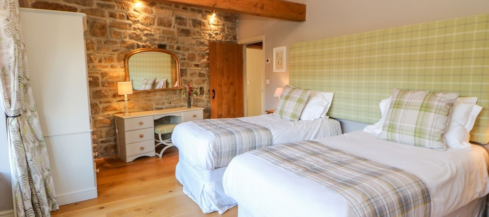 The Byre, Sedbury Park Farm, Leyburn — photo 1