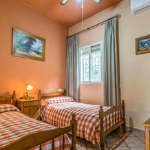 Amazing home in Crdoba with 4 Bedrooms, Private swimming pool and Outdoor swimming pool, 卡尔卡布埃 — 照片 2