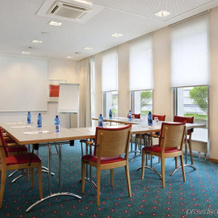 Holiday Inn Express Geneva Airport by IHG, 默伦 — 照片 2
