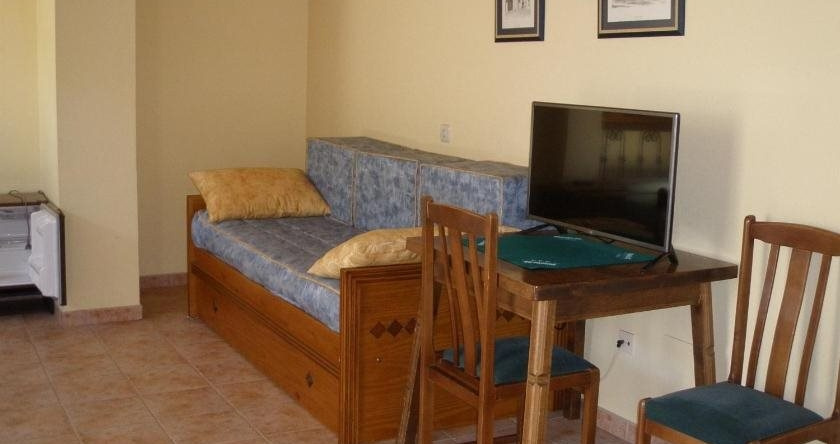 Hostal Pineda, Сервера-де-Писуэрга — фото 1