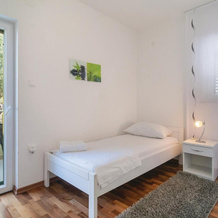 Awesome home in Supetar w/ Outdoor swimming pool, WiFi and 5 Bedrooms, 斯普利特斯卡 — 照片 2