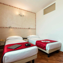 Simon Hotel, Pomezia — photo 2