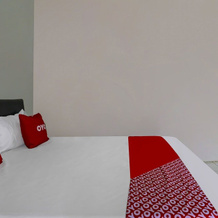 Oyo 90809 Homestay Black Pink Merah Jambu Syariah, Тарогонг — фото 2