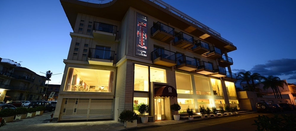 Grand Hotel Yachting Palace, 里波斯托 — 照片 1