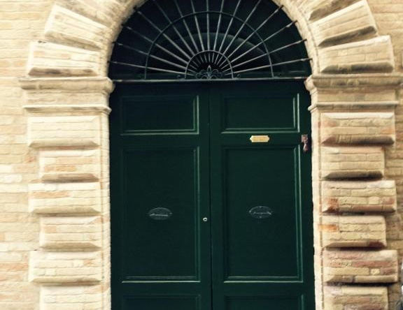 B&B Antica Biblioteca, 费尔莫 — 照片 1