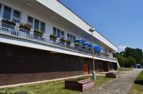 Hotel POŠTÁR ***, 卡卢扎 — 照片 1