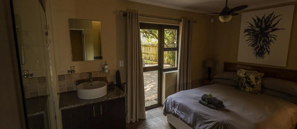 Thunzi Bush Lodge, Эйтенхахе — фото 1