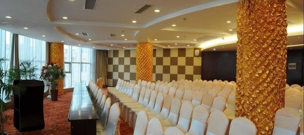 Lvliang Oriental Lily Hotel, Luliang — photo 1