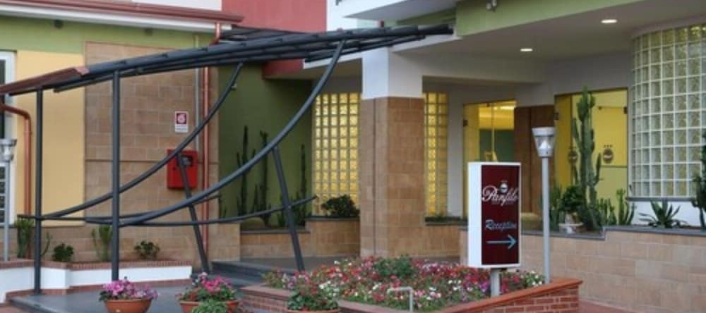 Hotel Resort Il Panfilo, 坎帕尼亚的朱利亚诺 — 照片 1