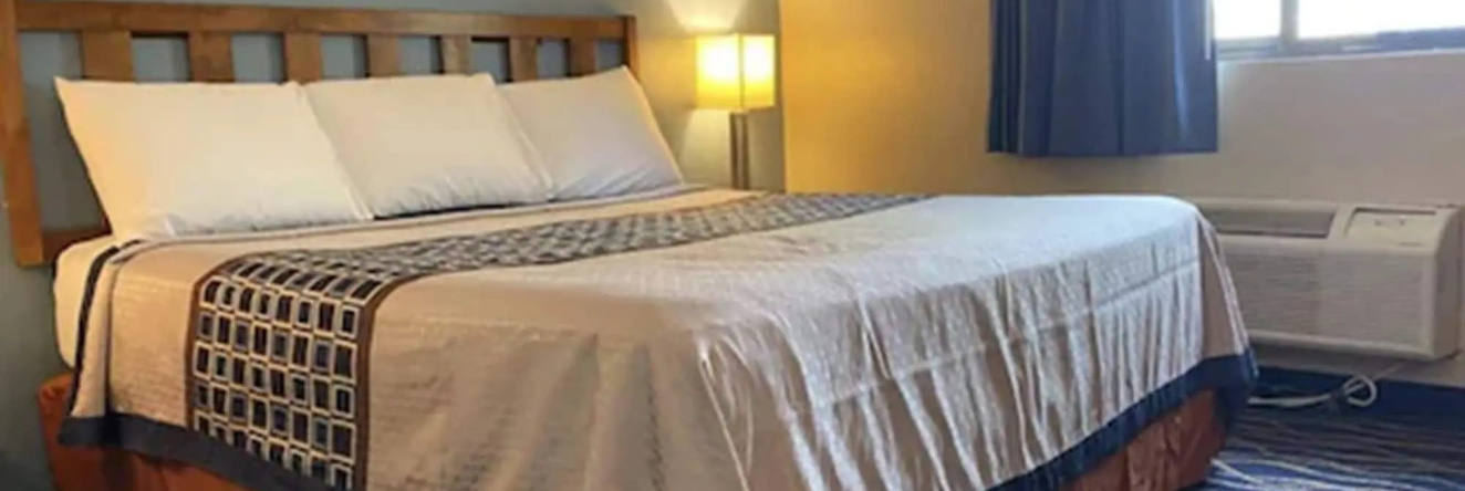 Economy Inn North Randall, North Randall — photo 1