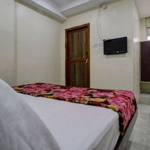 Spot On 45084 Hotel Navaratna Deluxe, 卡尔瓦尔 — 照片 5