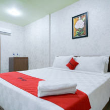 RedDoorz Plus @ Jalan FL Lumban Tobing Sibolga, Sibolga — photo 3