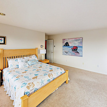 5870 Cloverdale - 4 Br Home, Tierra Del Mar — photo 4