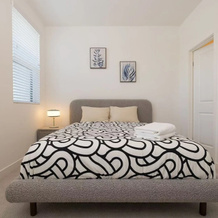 Near ONT Modern Designer Stay Bright Chic Spacious, 安大略 — 照片 3