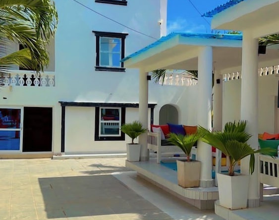 Bali Luxury Apartments, Diani Beach — photo 1