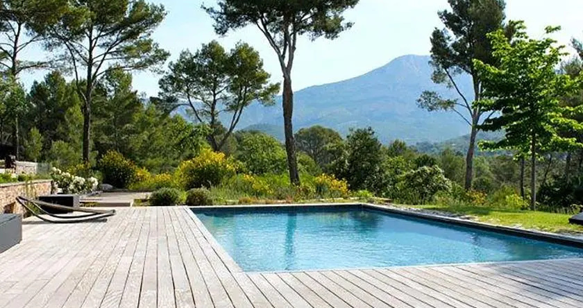 Squarebreak - Villa Facing The Sainte-Victoire, 勒托洛内 — 照片 1