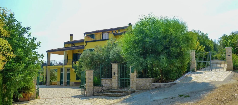 Comfortable Holiday Home in Torrecuso Italy With Pool, 托雷库索 — 照片 1