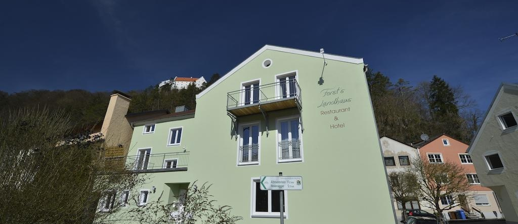 Forst´s Landhaus, Riedenburg — photo 1