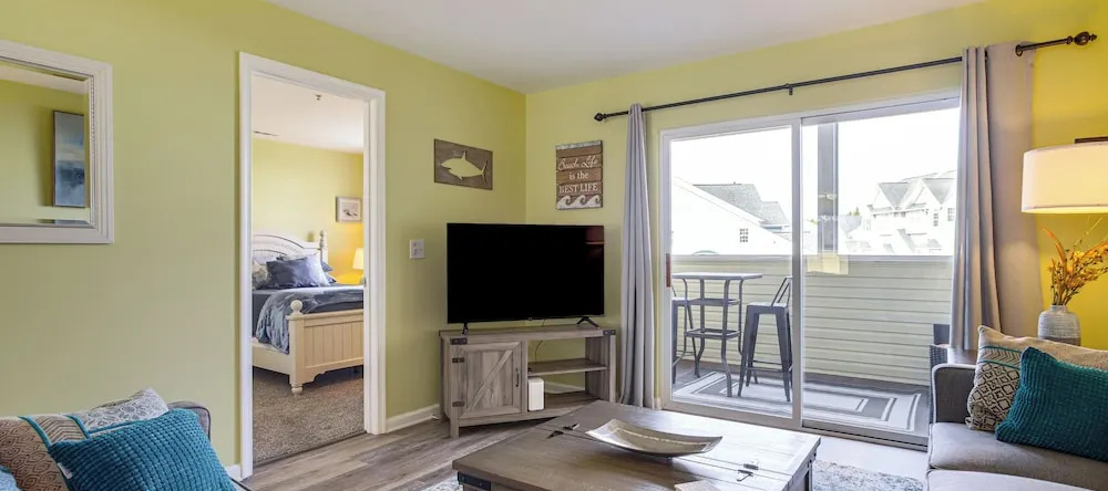 3 Mi To Savannah Beach: Lewes Condo W/ Pool Access, Беллтаун — фото 1