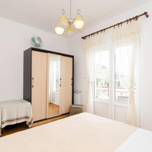 Apartments Villa Nikol, Trpanj — photo 2