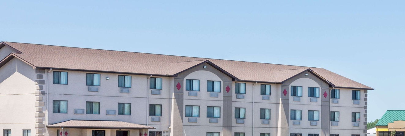 Super 8 by Wyndham Sioux City South, Sioux City — photo 1