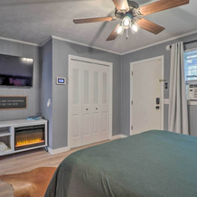 Chic Flat Rock Condo w/ Balcony + Lake View!, Hendersonville — photo 2