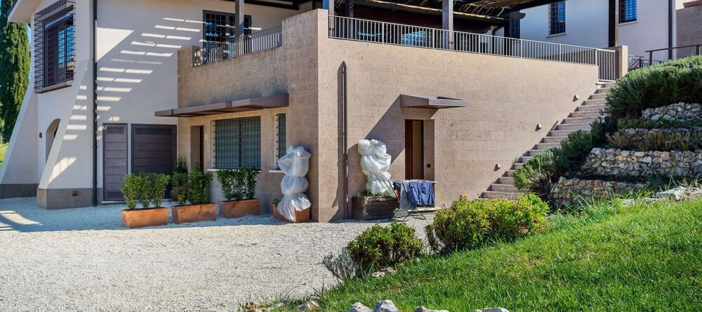 Luxurious Villa in Mentana with Garden, 门塔纳 — 照片 1