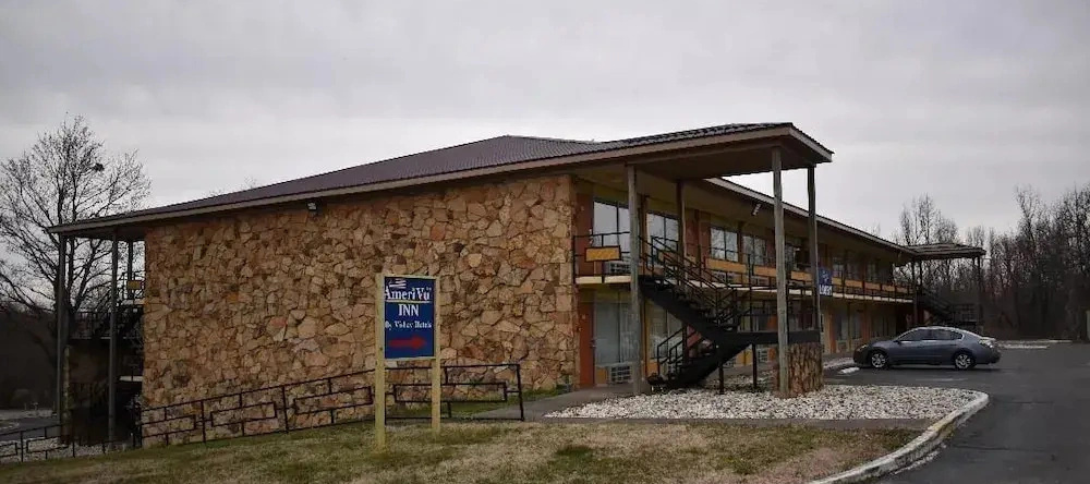 Inn By The Lake Gilbertsville Hotel, Калверт-Сити — фото 1
