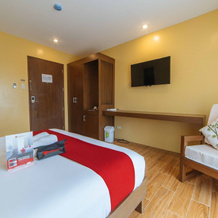 RedDoorz Premium near Health Centrum Banica, Roxas City — photo 4