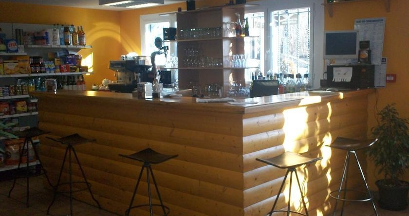 Le Bistrot de la Place, 尤尔 — 照片 1