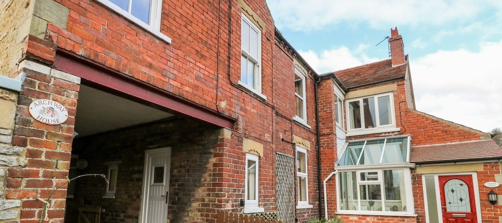 Oakleigh House, 诺夫顿 — 照片 1