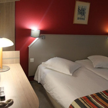 Doubs Hotel - Hostel, Эколь-Валантен — фото 4