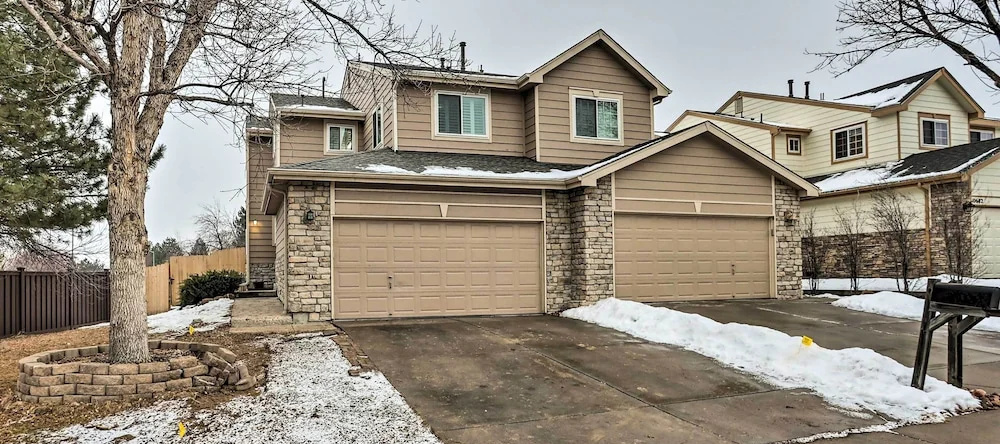 13 Mi To Dtwn Denver: Northglenn Townhome W/ Patio, Нортгленн — фото 1