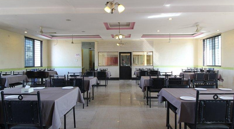 OYO Flagship 39396 Hotel Mayur, Chakan — photo 1