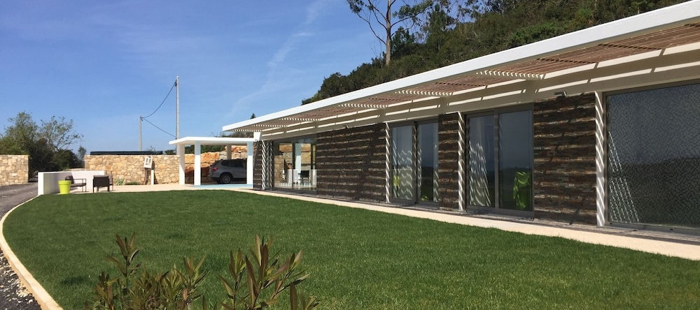 Villa With Private Pool, Garden & Spectacular Views In Cela Velha, Алькобака — фото 1