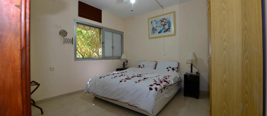 Rose Dead Sea Neve Zohar, Neve Zohar — photo 1