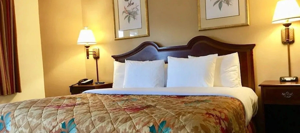 Scottish Inns, Sturbridge — photo 1