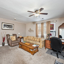 New Listing! Top-floor Gem W/ Outdoor Fireplace 4 Bedroom Duplex, 威斯敏斯特 — 照片 2