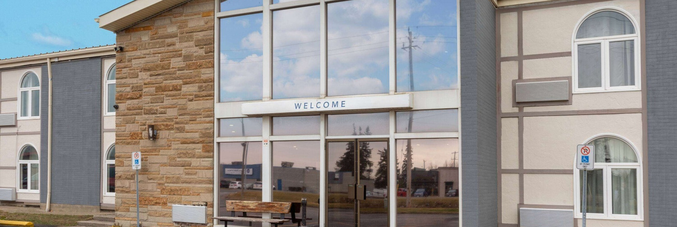 Travelodge By Wyndham Sarnia, Сарния — фото 1