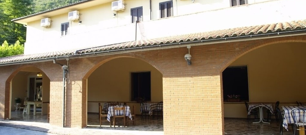 Albergo Magrini della Genga, 杰加 — 照片 1