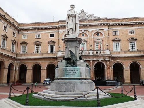 Apartment Viale Colle dell'Infinito, 雷卡纳蒂 — 照片 1