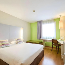 Travelodge BCN Cornella Fira Hotel, Cornella de Llobregat — photo 3