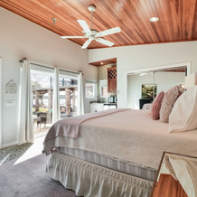 1004 Circle Drive 4 Bedroom Home, 湖滨 — 照片 4