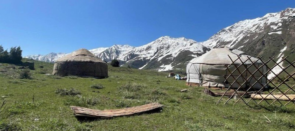 Yurt camp GREEN CAMP, 萨雷-莫戈尔 — 照片 1