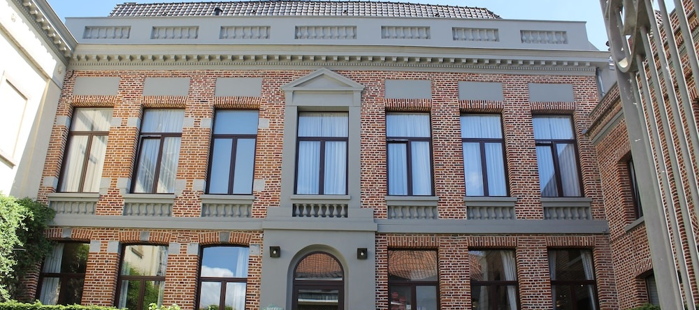 Hotel d'Alcantara, Tournai — photo 1