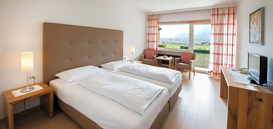 Hotel Greifenstein, Terlano — photo 1