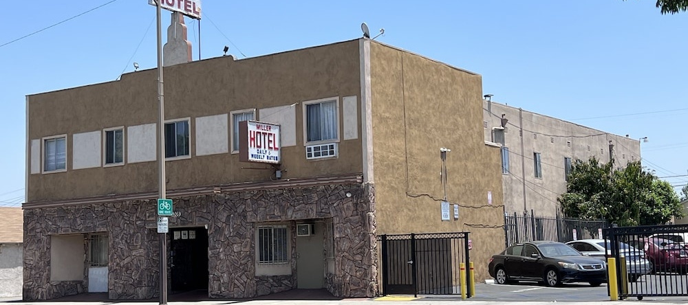 Miller Hotel, Белл Гарденс — фото 1
