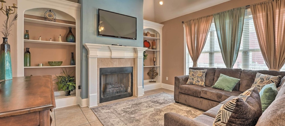 Cordova Home w/ Pool Table, 17 Mi to Memphis Zoo!, 科尔多瓦 — 照片 1
