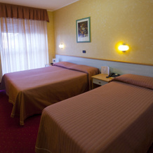 Hotel Villa Ghirlanda, 奇尼塞洛巴尔萨莫 — 照片 3