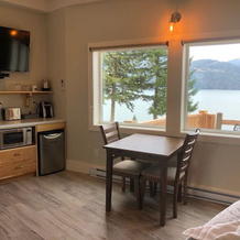 The Lodge on Harrison Lake, Agassiz — photo 2